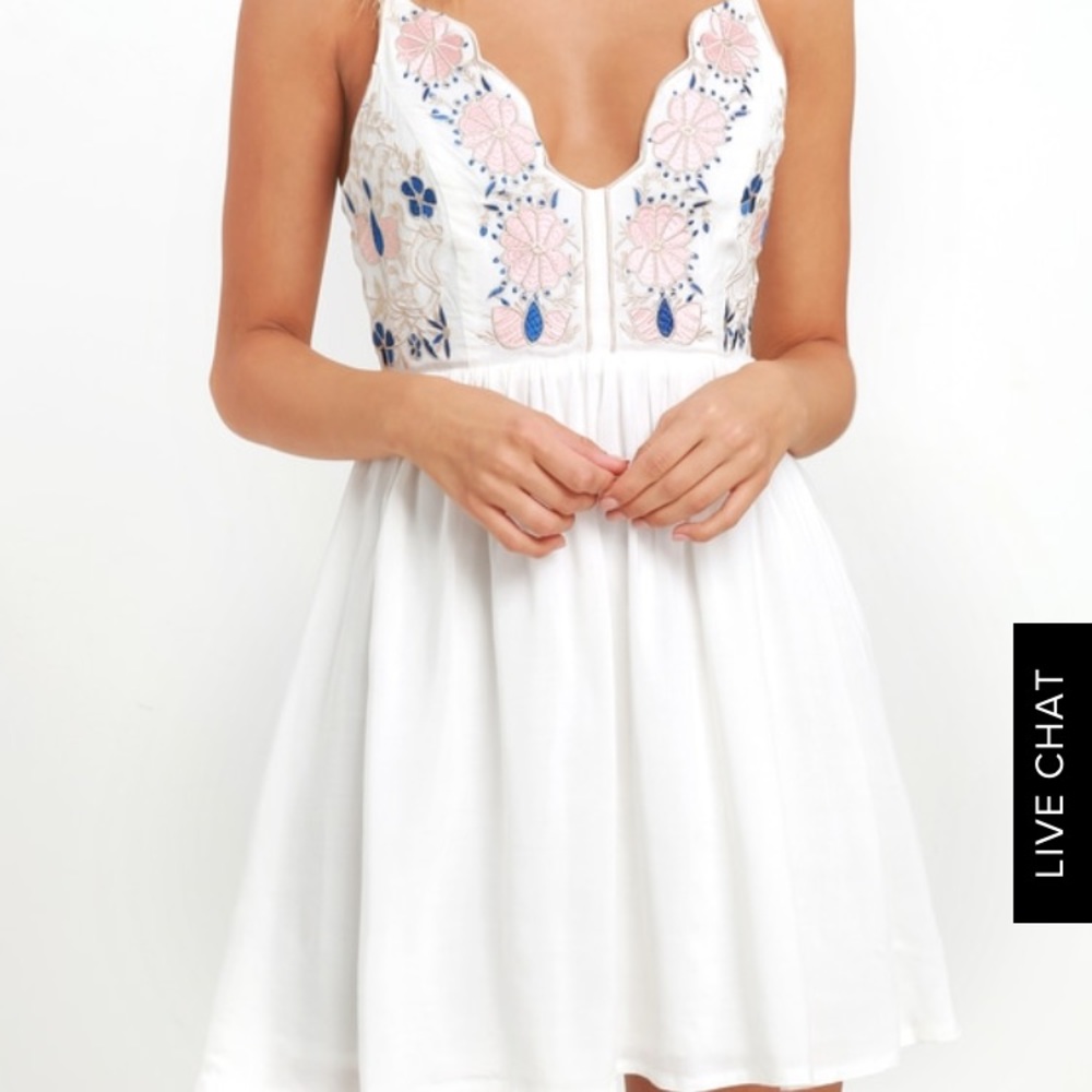 Chic White Midi Dress with Delicate Embroidery